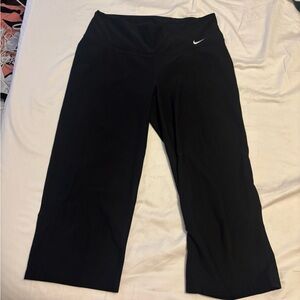 Nike Dri-FIT Black Cropped Leggings